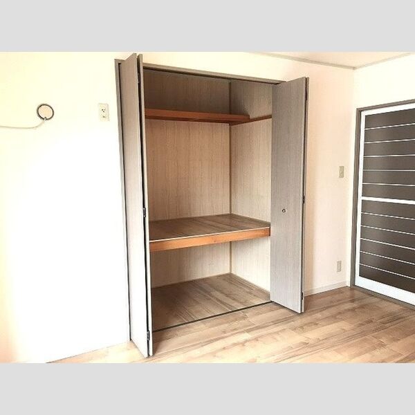 グリーンヒル桜ヶ丘　A 洋室　物入