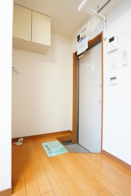 グレースベガ1階 玄関