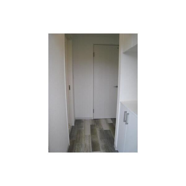 グランドールヤマグチ202号室 玄関