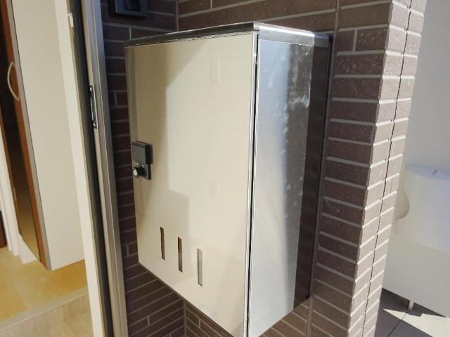 セラヴィ102号室 宅配ボックス（イメージ）