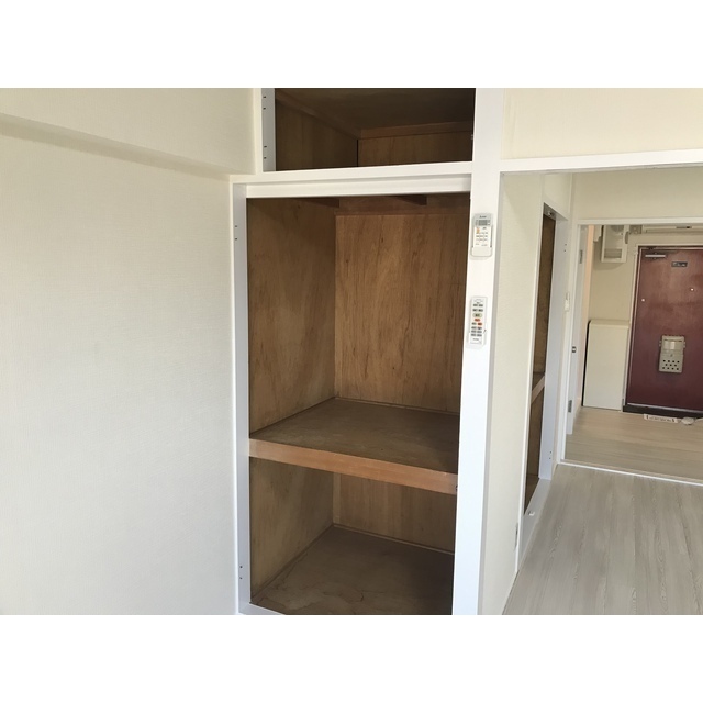 第一ハイム山下305号室 内観