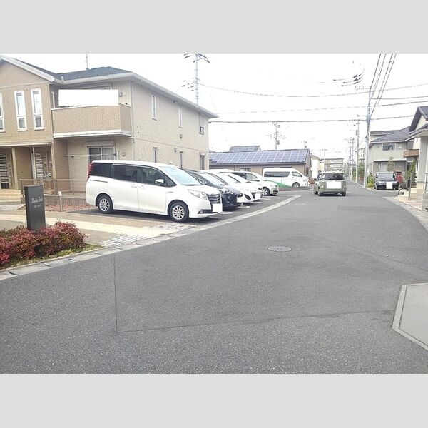 リヴィール　ソワ　Ⅱ 駐車場