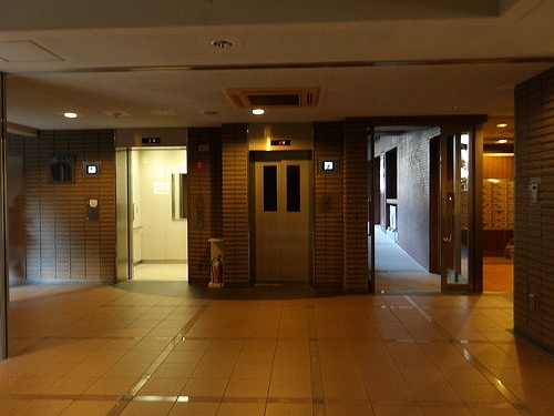 ライオンズマンション千葉グランドタワー7階 エレベーター　※2025年12月の写真