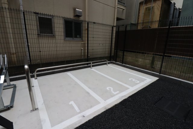 GENOVIA横浜石川町 バイク置き場