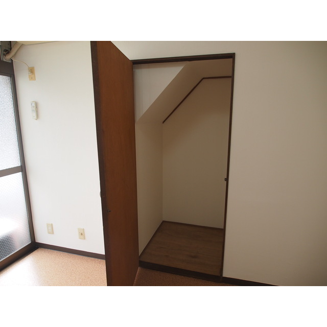 ヴェール･ド･モア102号室 収納付きで便利