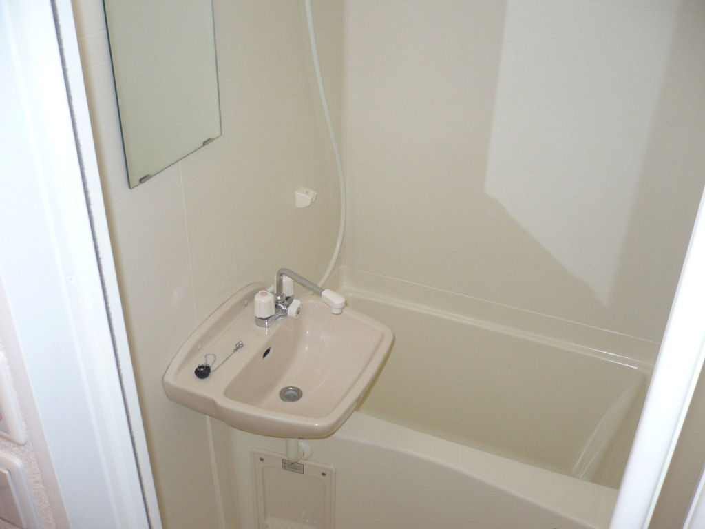 レオパレスＫＡＥＤＥ303号室 お風呂