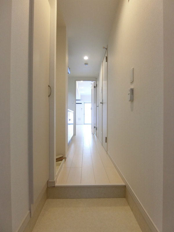 リブリ・グレイス レジデンス1階 玄関