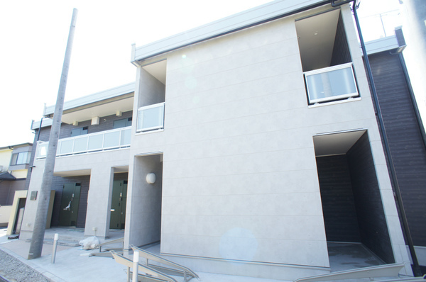 リブリ・アガイティーラ 外観