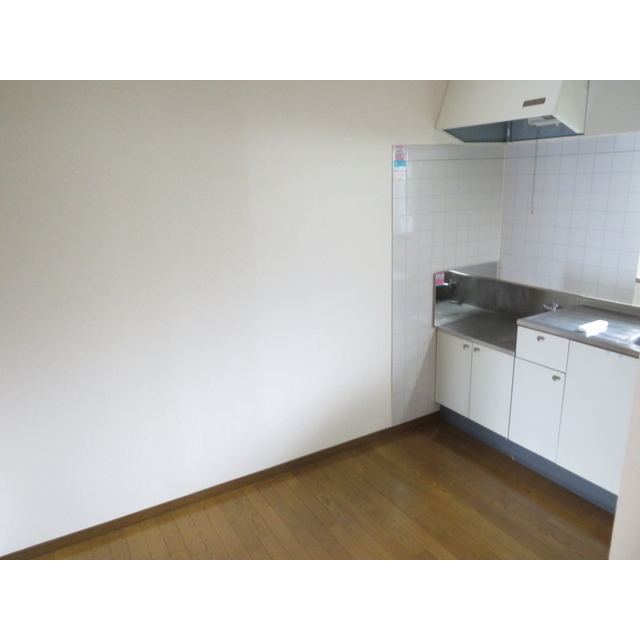 エステートロイヤル８号棟0103号室 DK