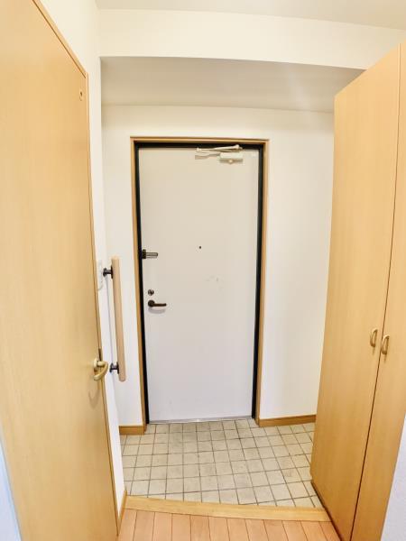 フジ・プライムコート 玄関