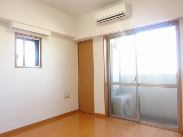 スカイコートヌーベル入谷1003号室 リビング