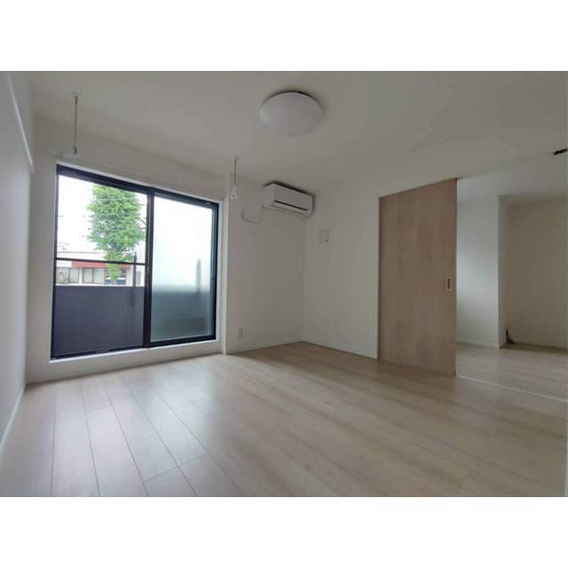 エクセラン柴崎町101号室 内観