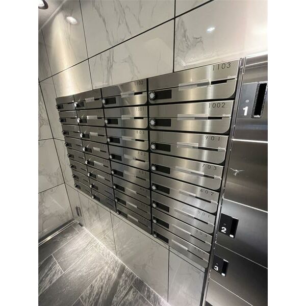 S-RESIDENCE横浜大通り公園1003号室 エントランス