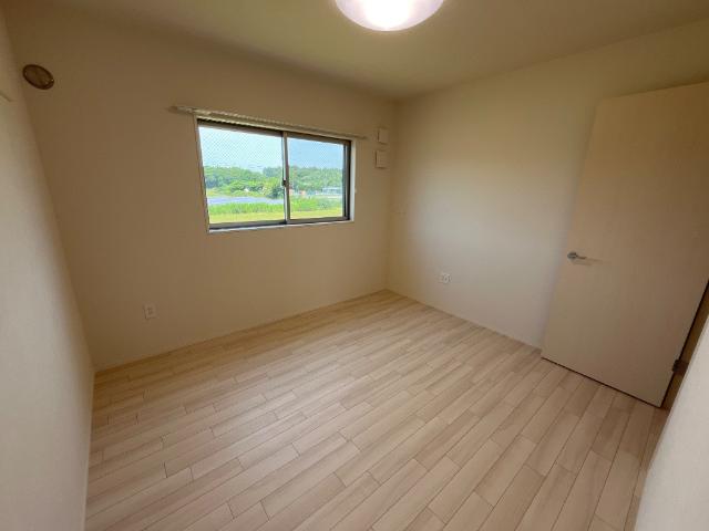 ベルフィオーレ　五番館202号室 洋室