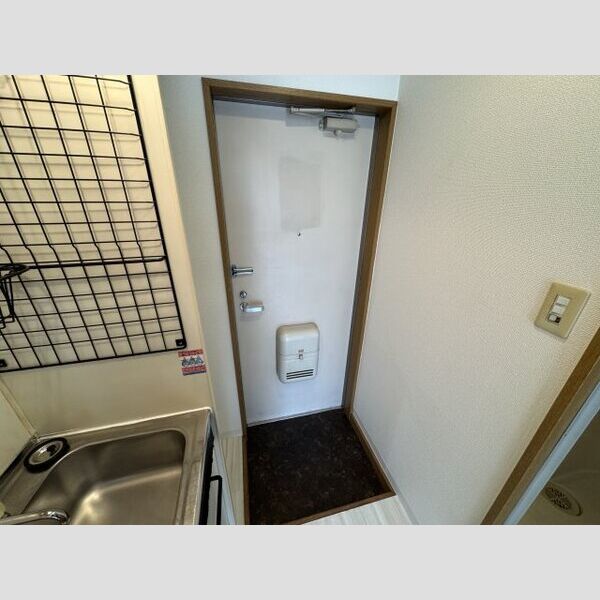 丘ノ上ハイム203号室 玄関