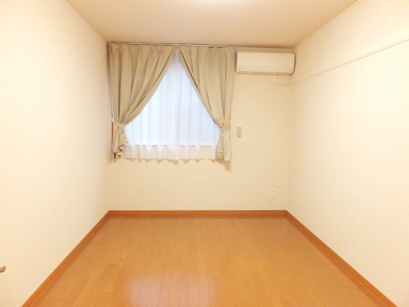 レオパレスフローラ　Ｓ リビング