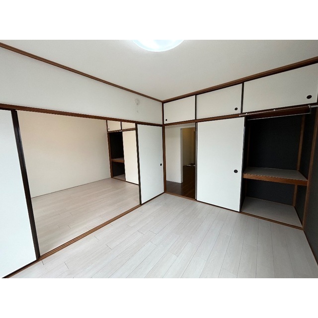 丸新ハイツ401号室 リビング