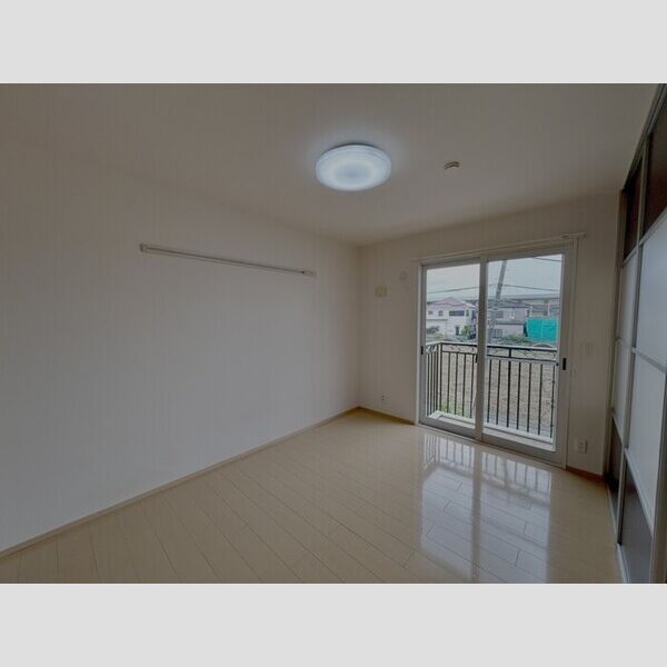 ソレーユ津田沼203号室 南側洋室