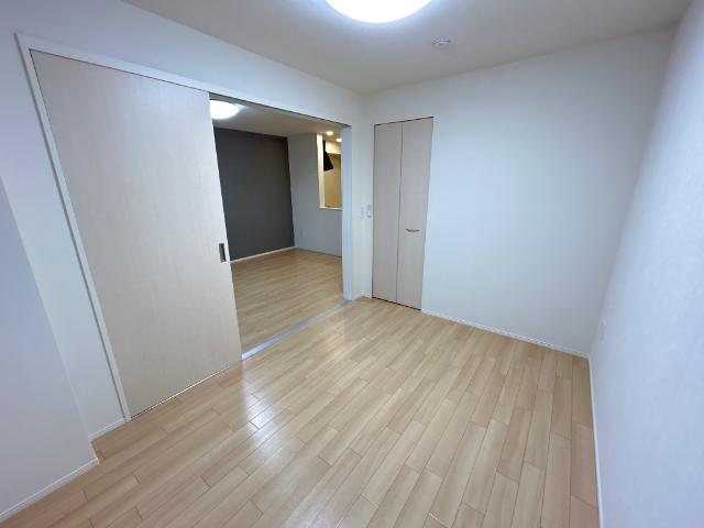 サウスヒル藤吉102号室 洋室