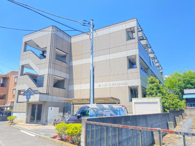 メゾンド・グランチェスタ 外観写真（昼）
