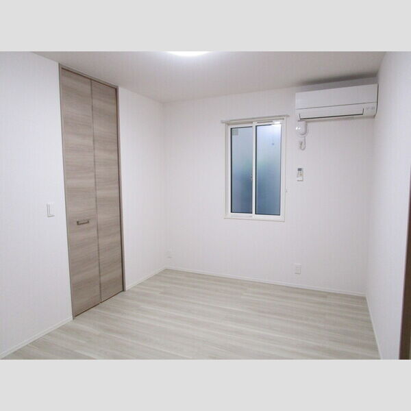 アレクシス101号室 東側洋室