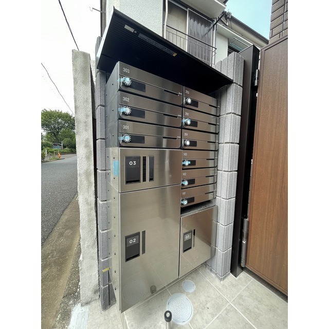 パークアレイ笹塚301号室 宅配ボックス完備