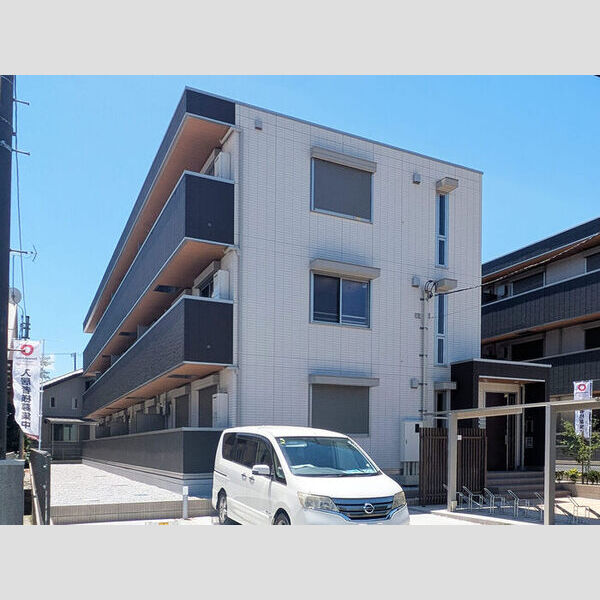 ノーブルラフィネ万平町　Bの外観画像