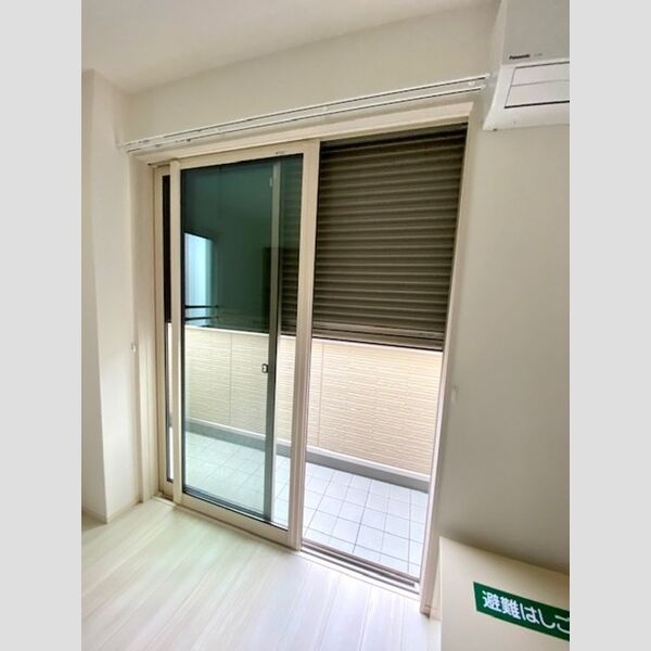 メゾン・ド・オカ 302号室　防犯シャッター付き