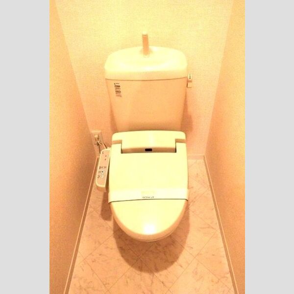 イーストエンジェル青山　B棟 温水洗浄暖房便座