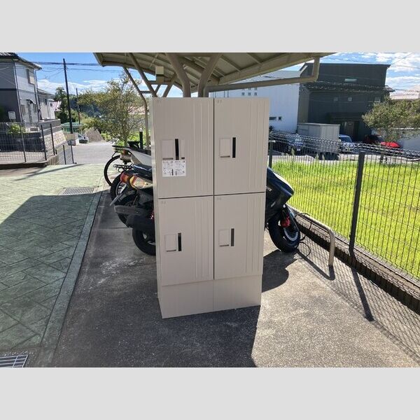 ルーナピエーナ 宅配ボックス