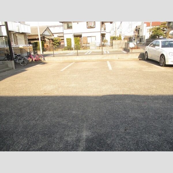 プチパレス 駐車場