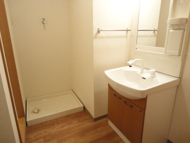 ガーデンヒルズNAKAYAMA壱番館106号室 洗髪洗面化粧台