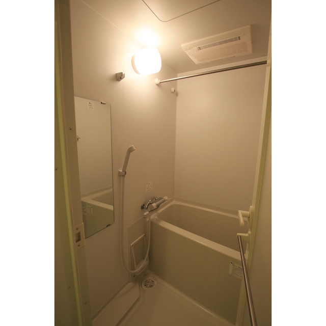 ドゥーエ新川崎0202号室 お風呂