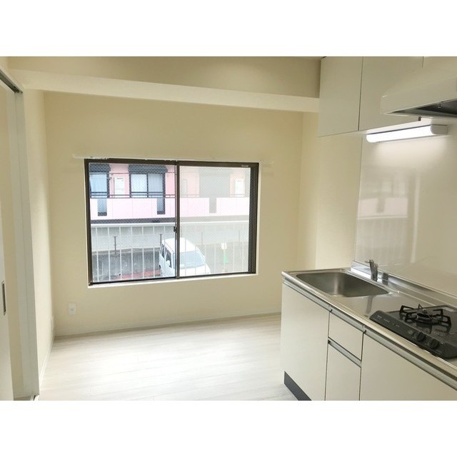 メゾンアニースティー203号室 内観