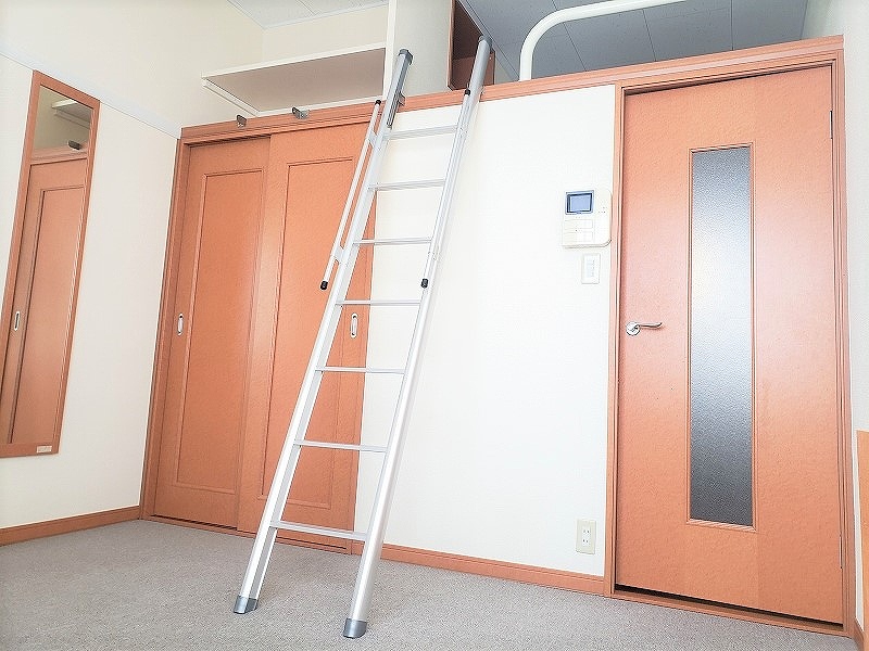 レオパレスローズ　ワン リビング