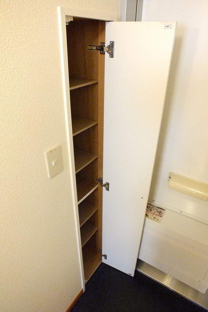レオパレスグリーンハイツ　長塚 下駄箱