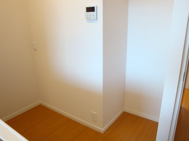 ライジング・サン102号室 冷蔵庫置場