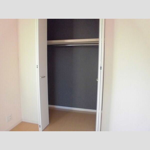 エテルナ瑞江301号室 洋室6帖 クローゼット