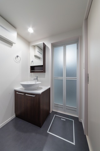 ＫＡＨＡＬＥ越谷2階 デザイン洗面台