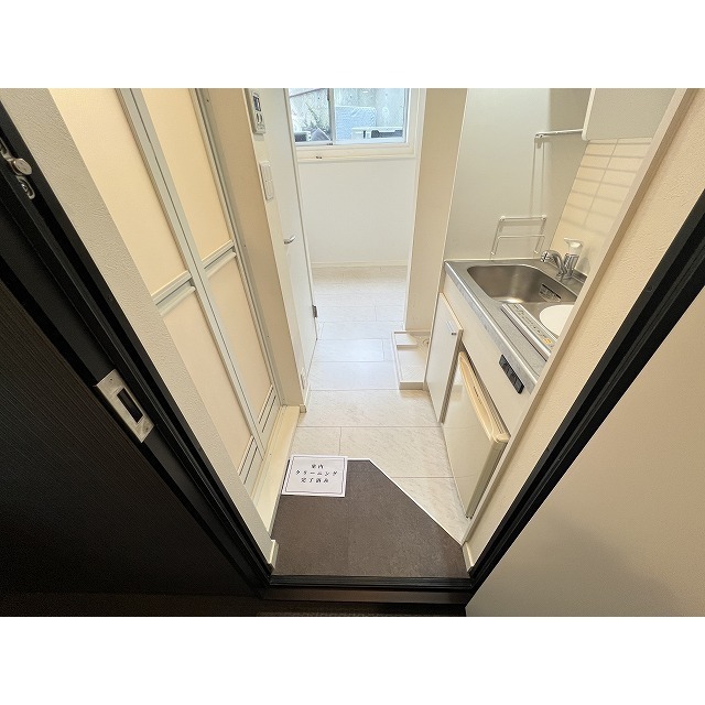 フレシール大久保b105号室 玄関