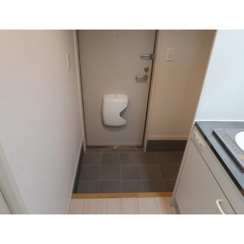 ガーデンコート仁戸名 玄関