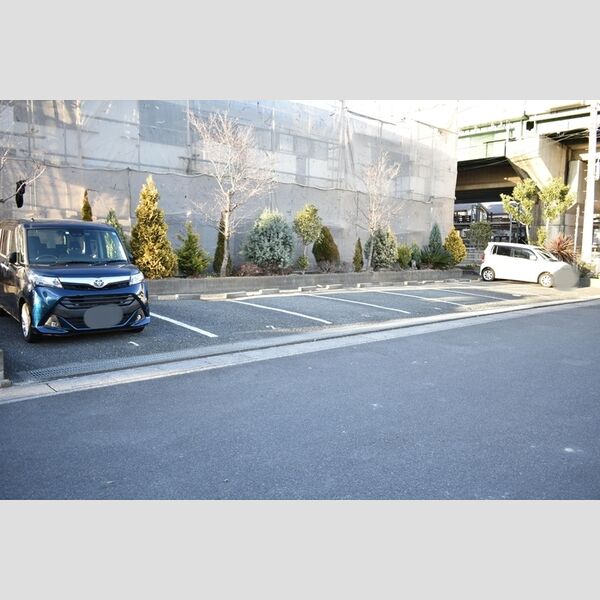 ハイム美須 駐車場