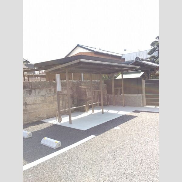 プリムヴェール　十六番館 駐輪場