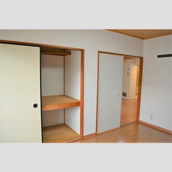 ネオシティ中島　A202号室 洋室②(別角度)