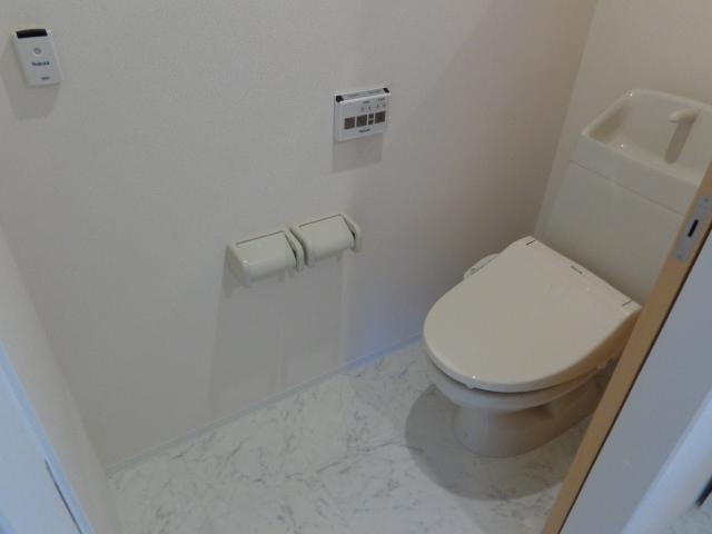 ヴェルジェ　コリーヌ（Ｖｅｒｇｅｒ　Ｃｏｌｌｉｎｅ） シャワー付トイレ