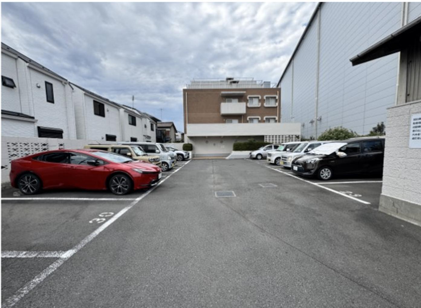 ハイツ昭島 入り口は２つあります。