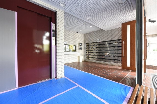 ハイホーム市ヶ谷3階 エントランス