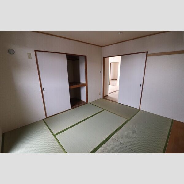 ヴァンベール神山　Ⅱ310号室 和室6帖