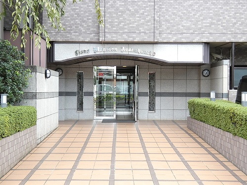 ライオンズマンション朝霞本町 マンション入り口