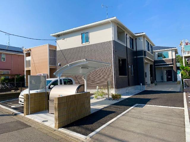 ラ・ペ 外観写真（昼）